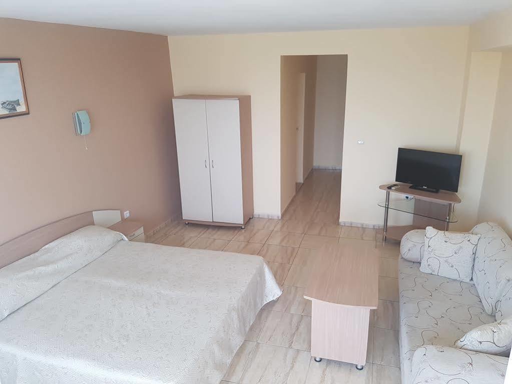 Family Hotel Alfa Vita Созополь Экстерьер фото